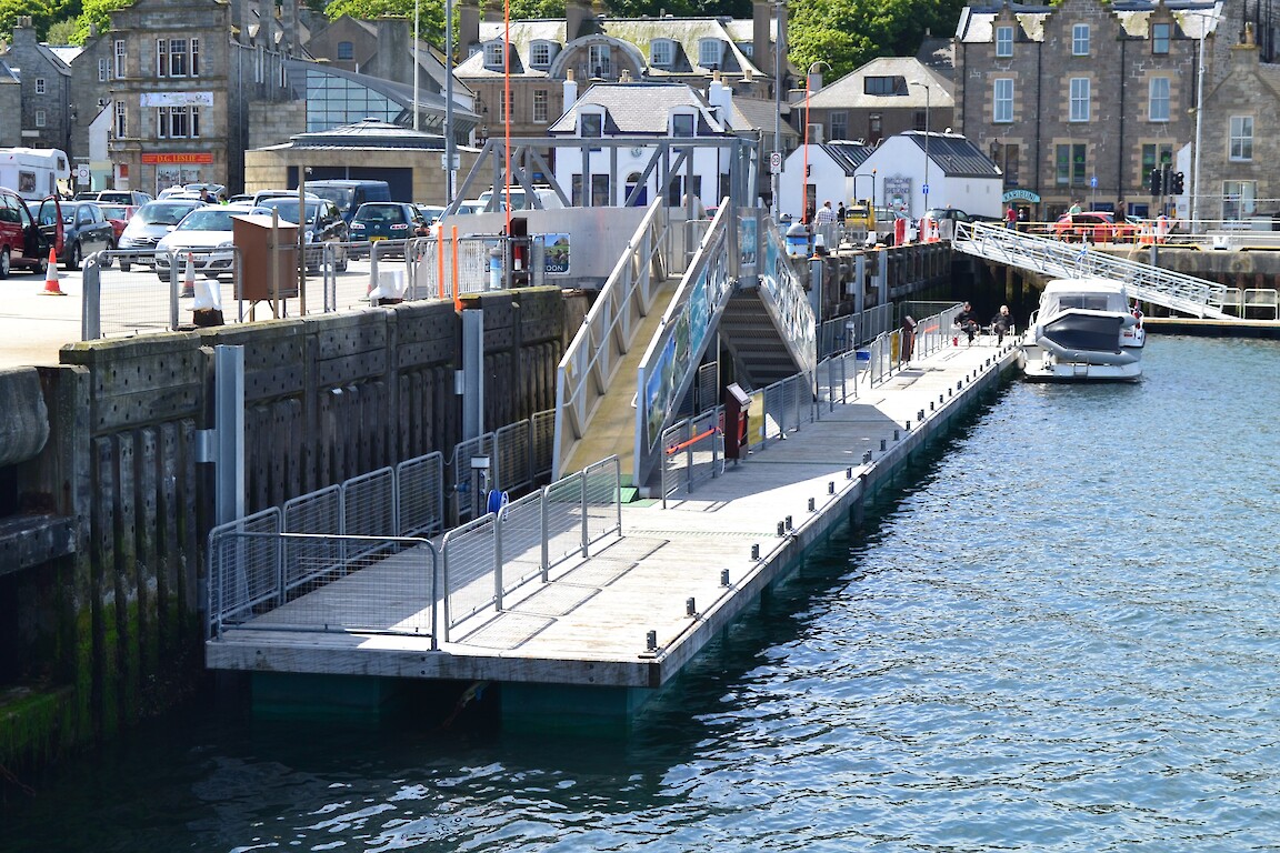 Victoria Pier Pontoon