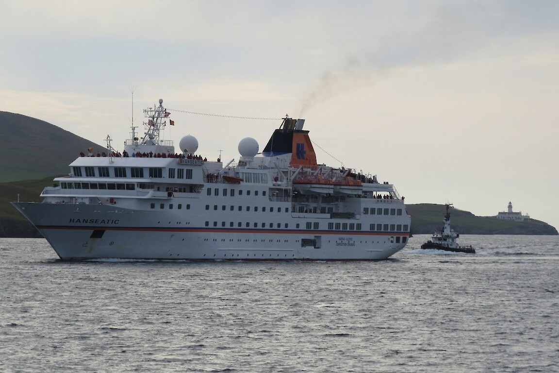 &quot;Hanseatic&quot; arriving at Port of Lerwick
