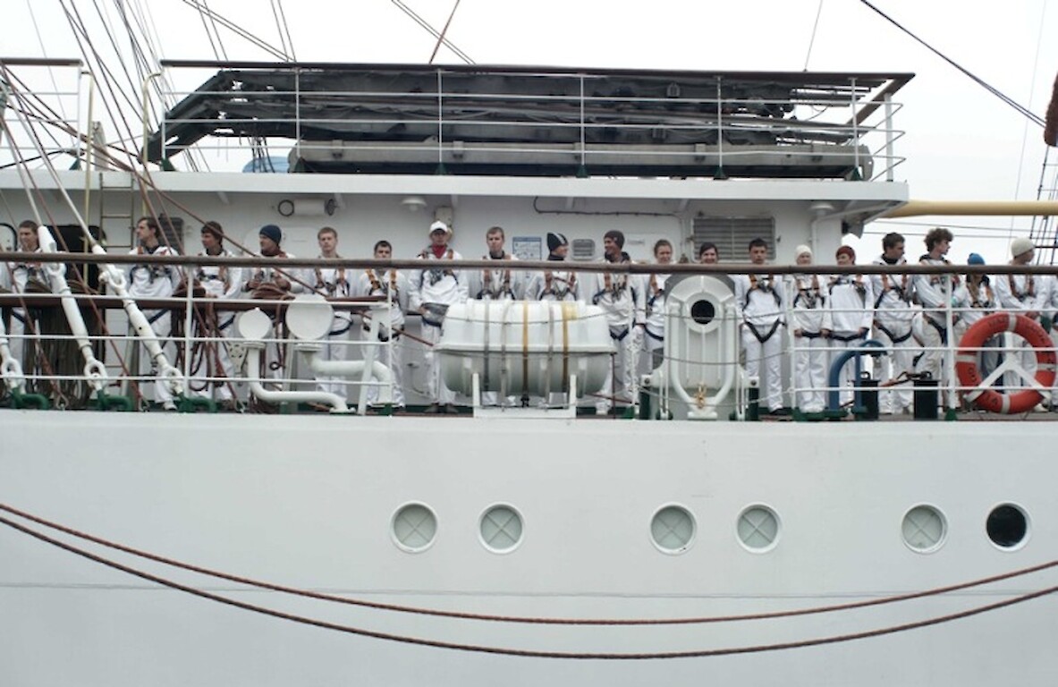 Crew of the Dar Mlodziezy