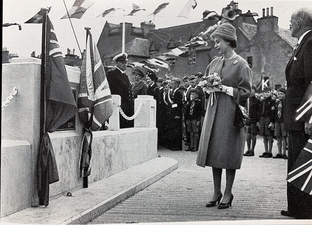 Queen Elizabeth II at the opening of new harbour works in the Town Centre, 10 August 1960.