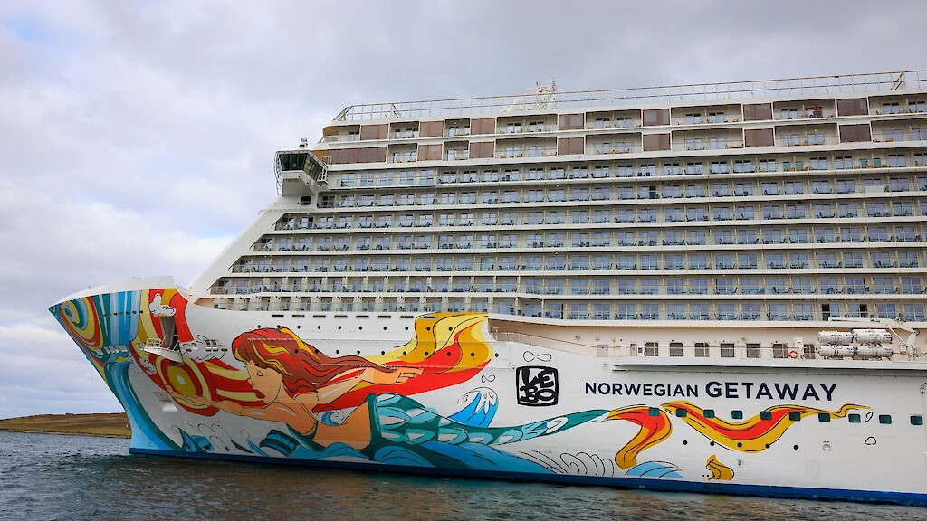 Norwegian Getaway, the largest cruise ship to visit Lerwick this season. Photos by Dave Donaldson and Ben Mullay.