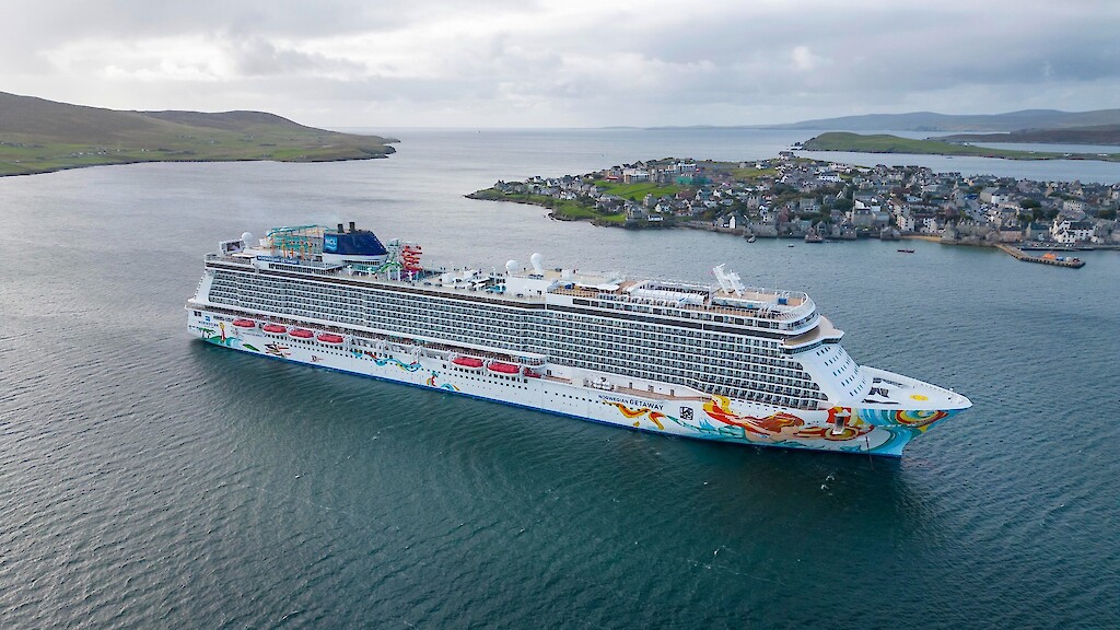 Norwegian Getaway, the largest cruise ship to visit Lerwick this season. Photos by Dave Donaldson and Ben Mullay.